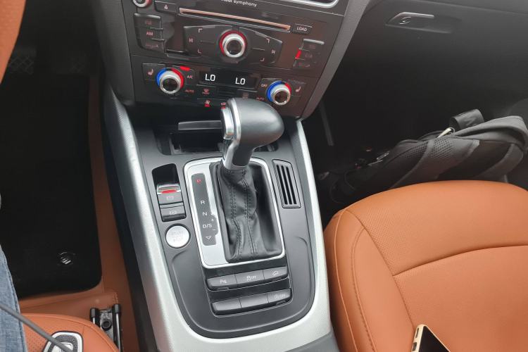 Used Audi Q5 2017 40 TFSI Technology Edition Gear Lever