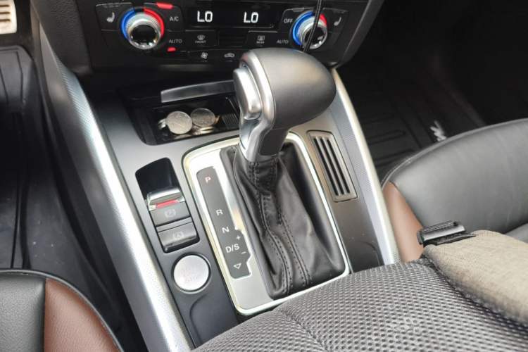 Used Audi Q5 2017 Plus 40 TFSI Technology Model Gear Lever