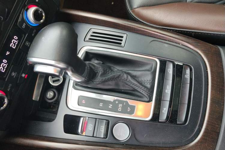 Used Audi Q5 2017 Plus 40 TFSI Technology Model Gear Lever