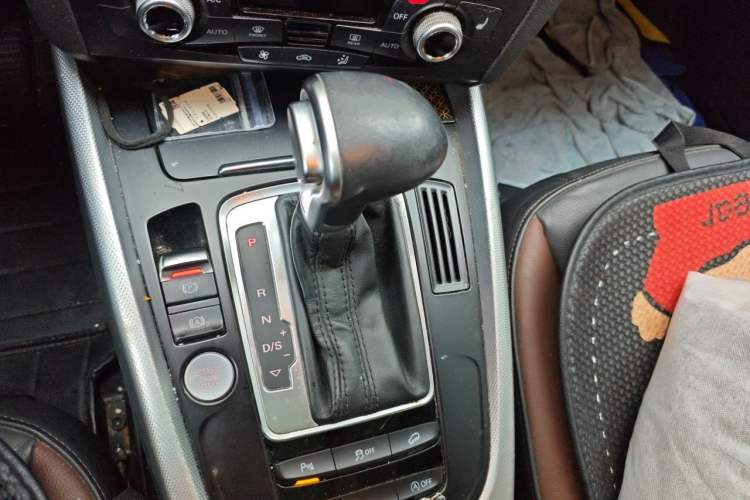 Used Audi Q5 2017 40 TFSI Technology Edition Gear Lever