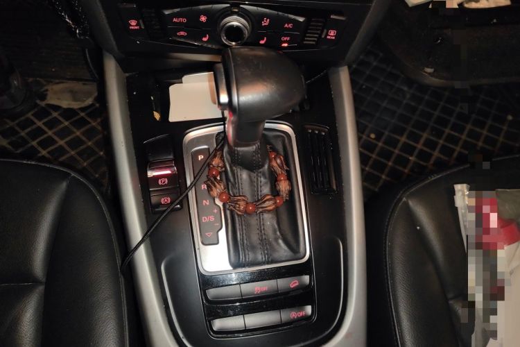 Used Audi Q5 2017 40 TFSI Ambition Edition Gear Lever