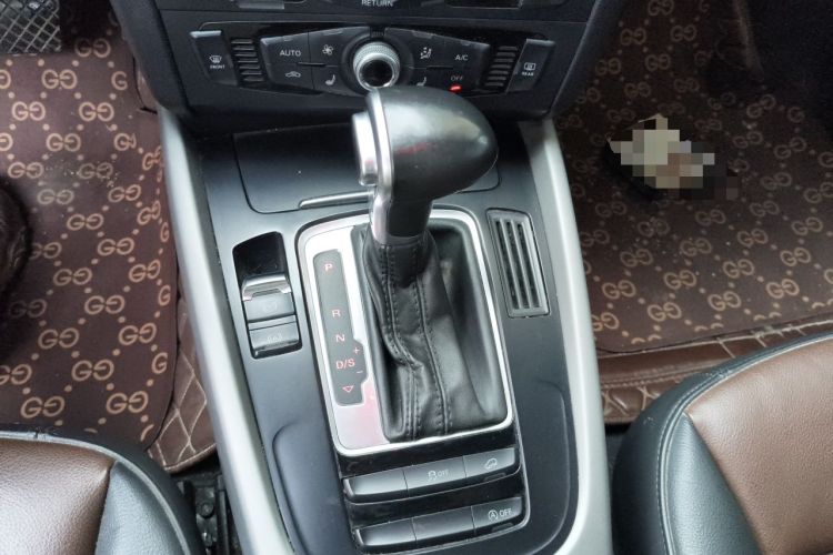 Used Audi Q5 2017 40 TFSI Ambition Edition Gear Lever