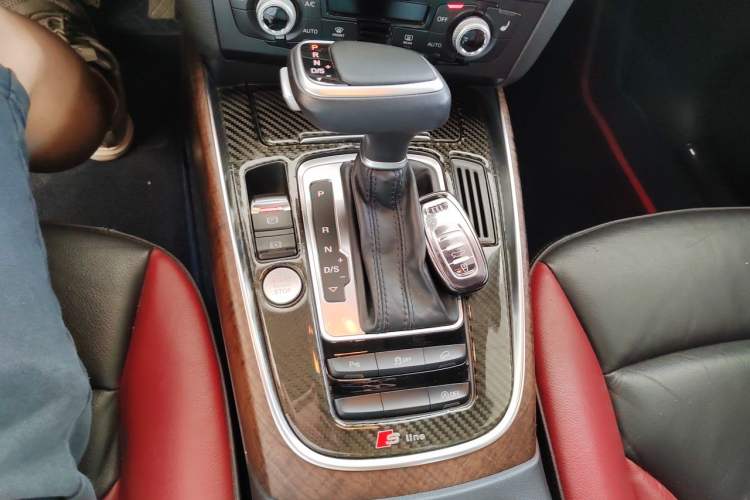 Used Audi Q5 2017 Plus 40 TFSI Technology Model Gear Lever