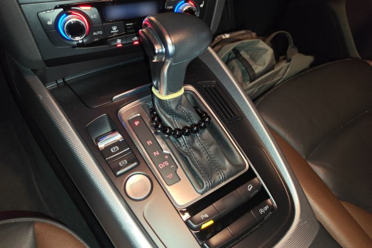 Used Audi Q5 2017 Plus 40 TFSI Technology Model Gear Lever