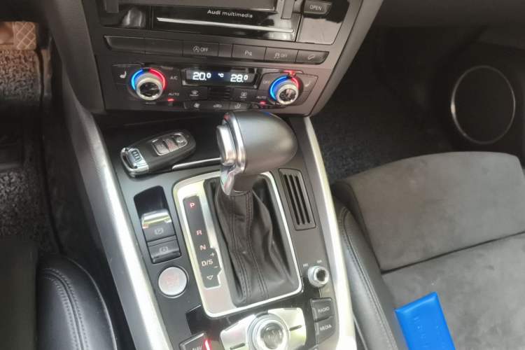 Used Audi Q5 2017 40 TFSI Dynamic Edition Gear Lever