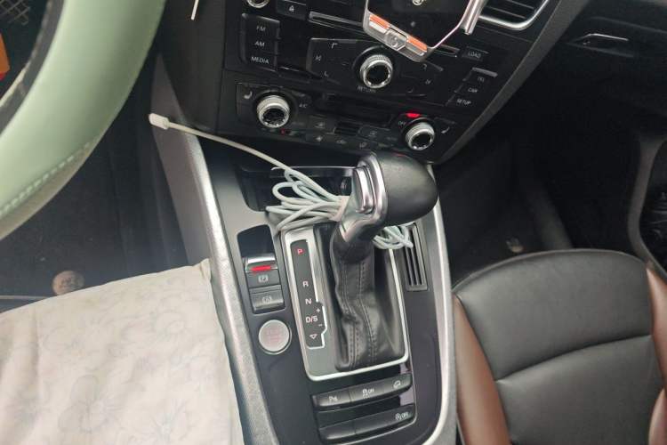 Used Audi Q5 2017 Plus 40 TFSI Technology Model Gear Lever