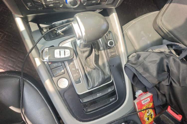 Used Audi Q5 2017 40 TFSI Ambition Edition Gear Lever