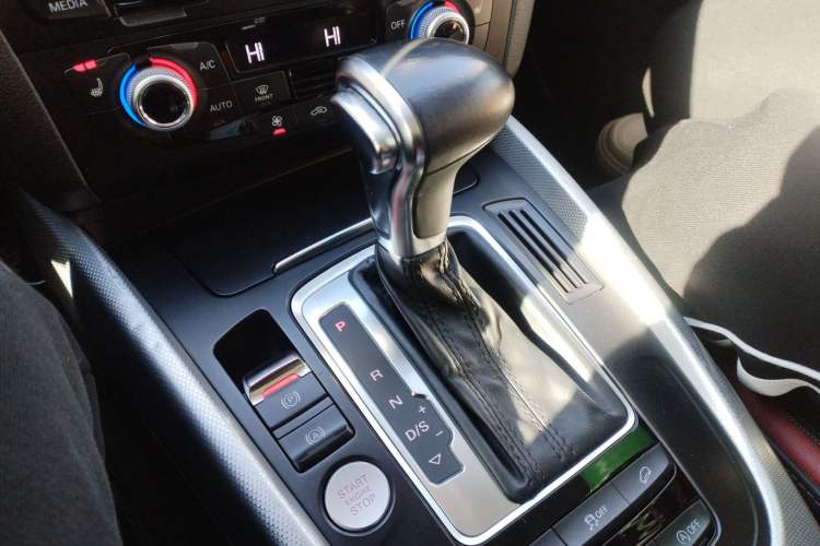 Used Audi Q5 2017 Plus 40 TFSI Technology Model Gear Lever