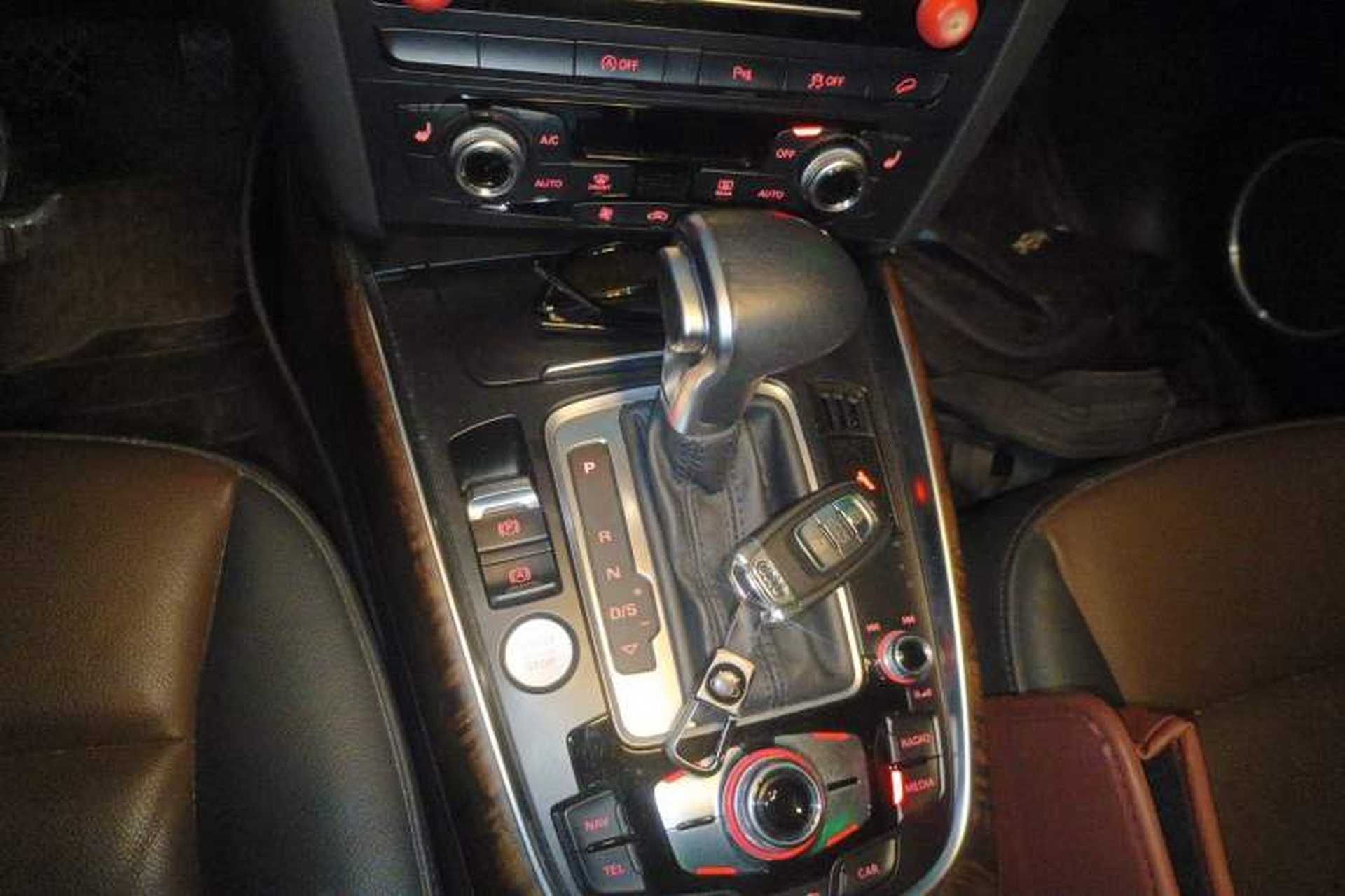 Used Audi Q5 2017 40 TFSI Comfort Model Gear Lever