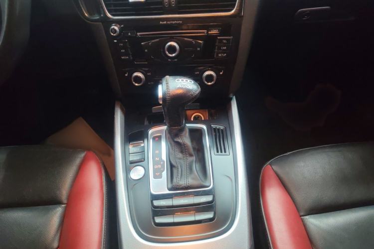 Used Audi Q5 2017 Plus 40 TFSI Technology Model Gear Lever