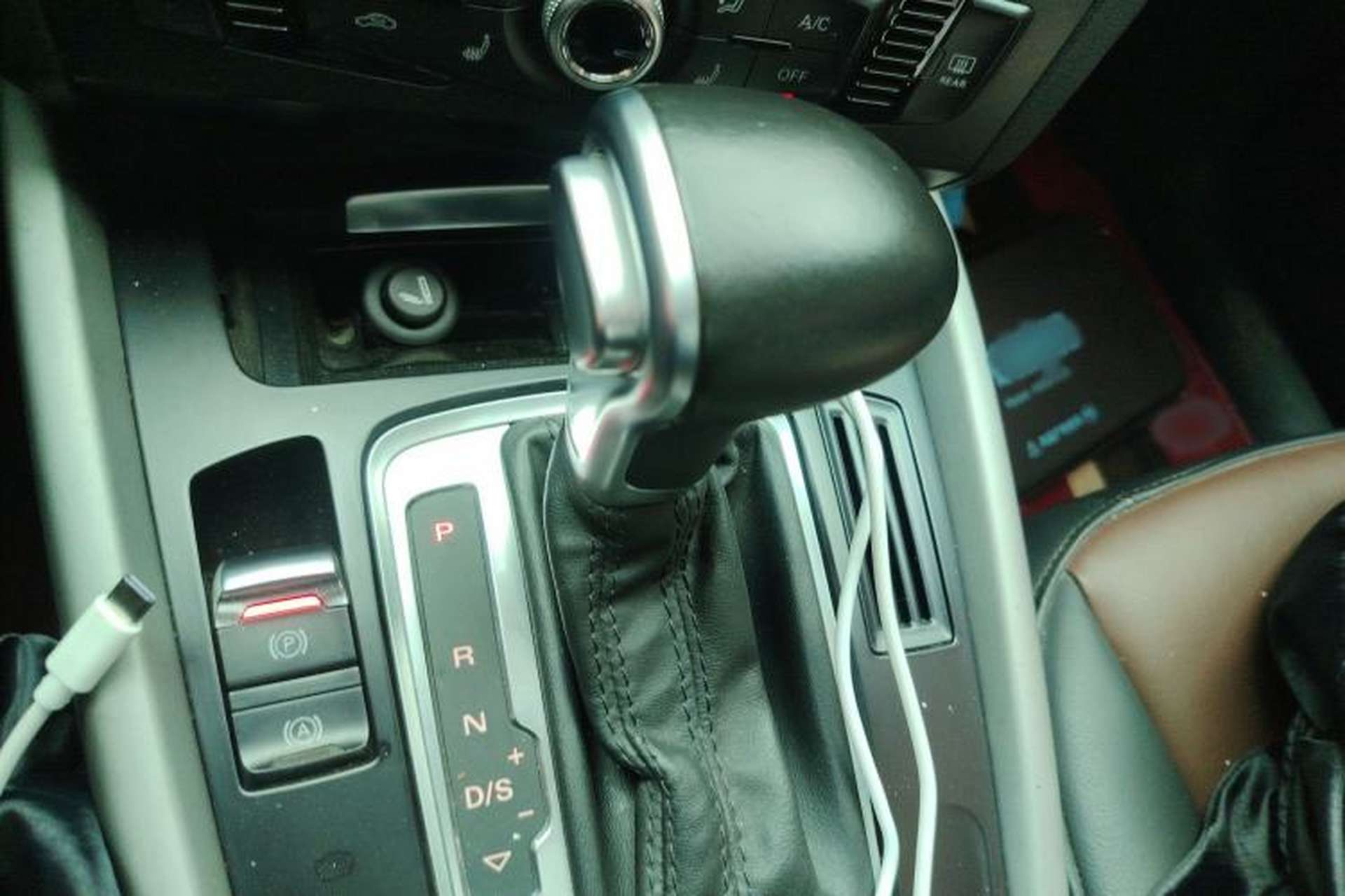 Used Audi Q5 2017 40 TFSI Ambition Edition Gear Lever
