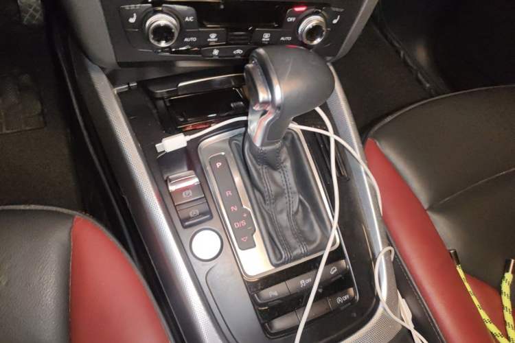 Used Audi Q5 2017 Plus 40 TFSI Technology Model Gear Lever
