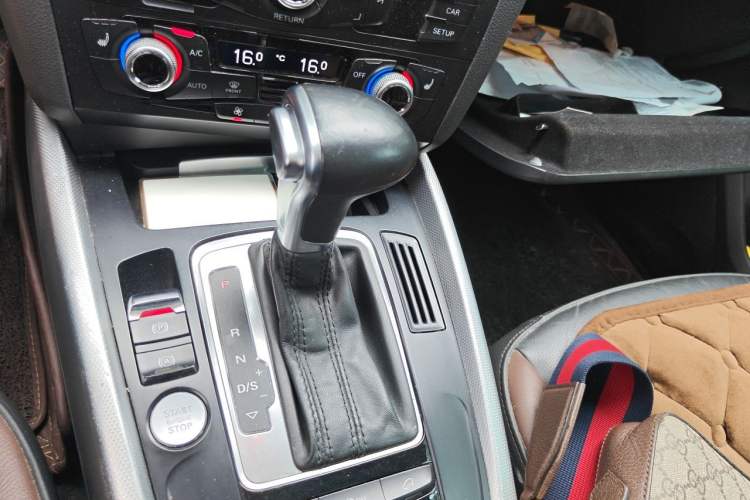 Used Audi Q5 2017 Plus 40 TFSI Technology Model Gear Lever