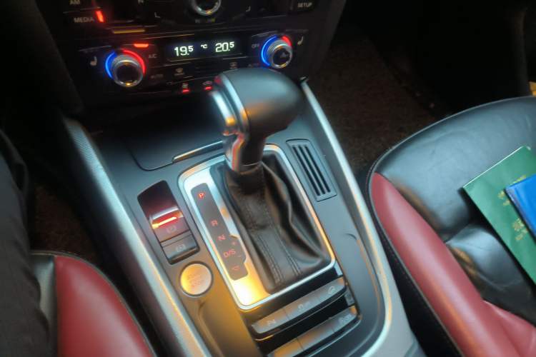 Used Audi Q5 2017 Plus 40 TFSI Technology Model Gear Lever