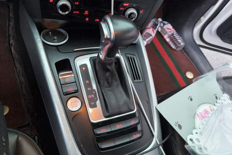 Used Audi Q5 2017 Plus 40 TFSI Technology Model Gear Lever