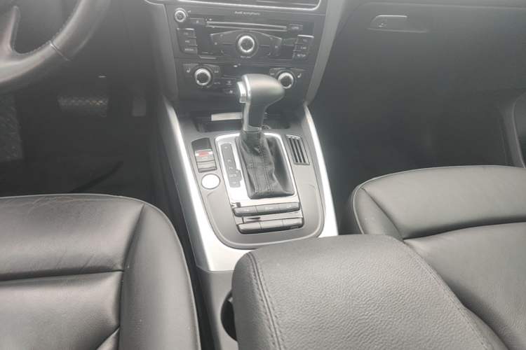 Used Audi Q5 2017 40 TFSI Technology Edition Gear Lever