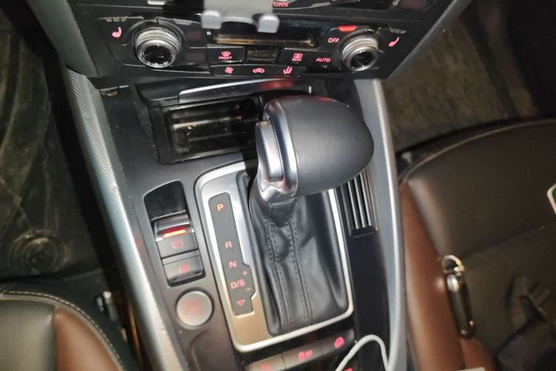 Used Audi Q5 2017 Plus 40 TFSI Technology Model Gear Lever