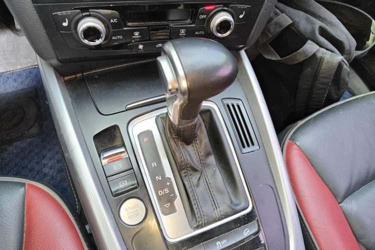 Used Audi Q5 2017 Plus 40 TFSI Technology Model Gear Lever