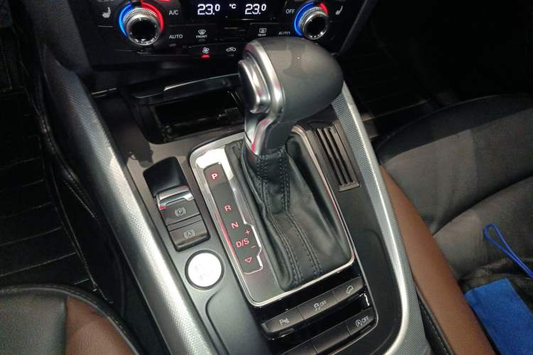 Used Audi Q5 2017 Plus 40 TFSI Technology Model Gear Lever
