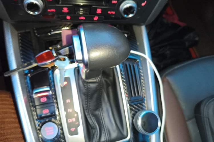 Used Audi Q5 2017 Plus 40 TFSI Technology Model Gear Lever