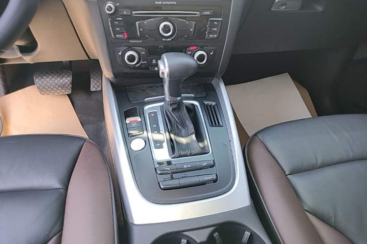 Used Audi Q5 2017 Plus 40 TFSI Technology Model Gear Lever