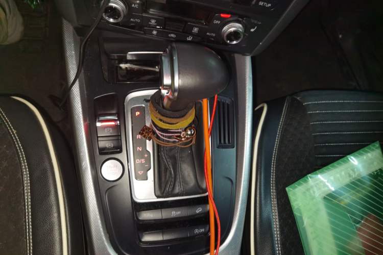 Used Audi Q5 2017 40 TFSI Technology Edition Gear Lever