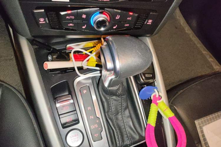 Used Audi Q5 2017 Plus 40 TFSI Ambition Model Gear Lever