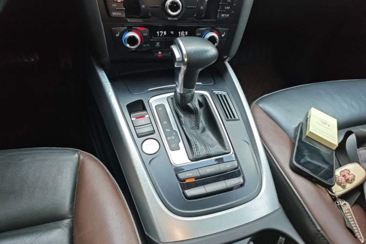 Used Audi Q5 2017 40 TFSI Technology Edition Gear Lever