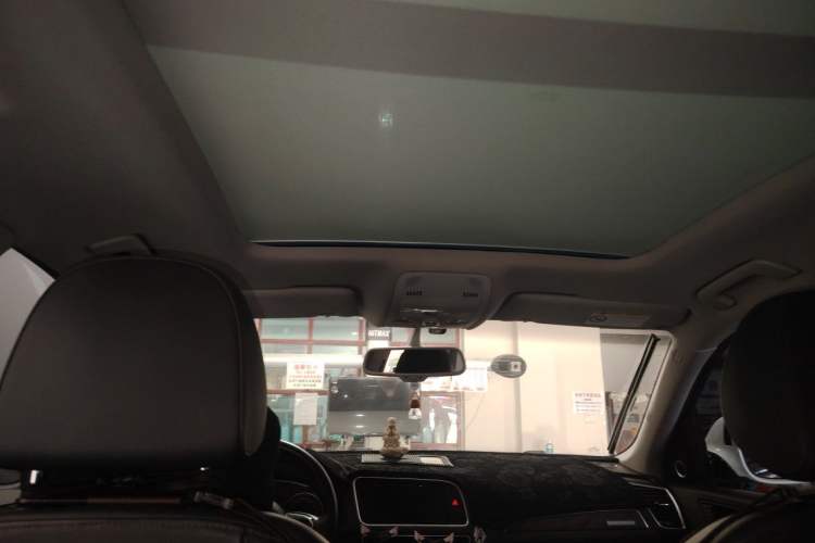 Used Audi Q5 2017 40 TFSI Comfort Model Headliner