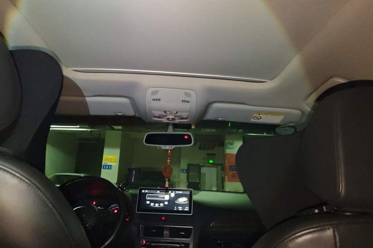 Used Audi Q5 2017 40 TFSI Luxury Model Headliner