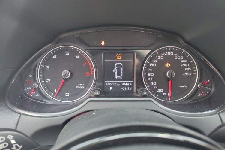 Used Audi Q5 2017 Plus 40 TFSI Ambition Model Instrument Cluster