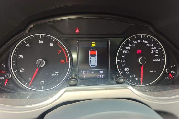 Used Audi Q5 2017 Plus 40 TFSI Ambition Model Instrument Cluster