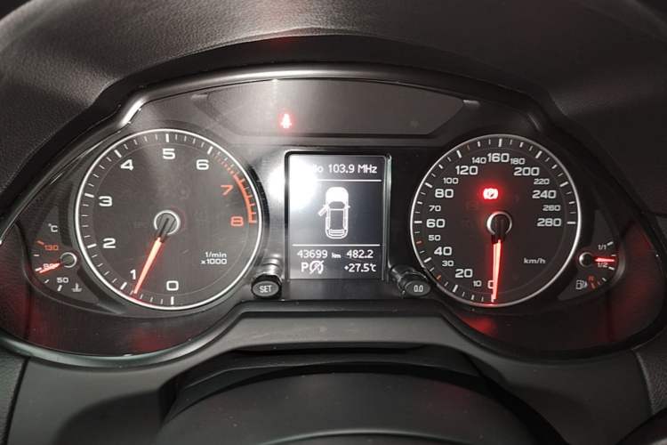 Used Audi Q5 2017 Plus 40 TFSI Ambition Model Instrument Cluster