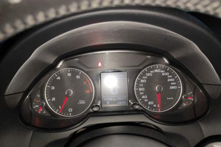 Used Audi Q5 2017 40 TFSI Ambition Edition Instrument Cluster