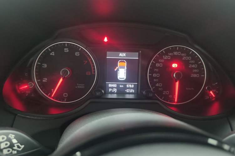 Used Audi Q5 2017 40 TFSI Technology Edition Instrument Cluster