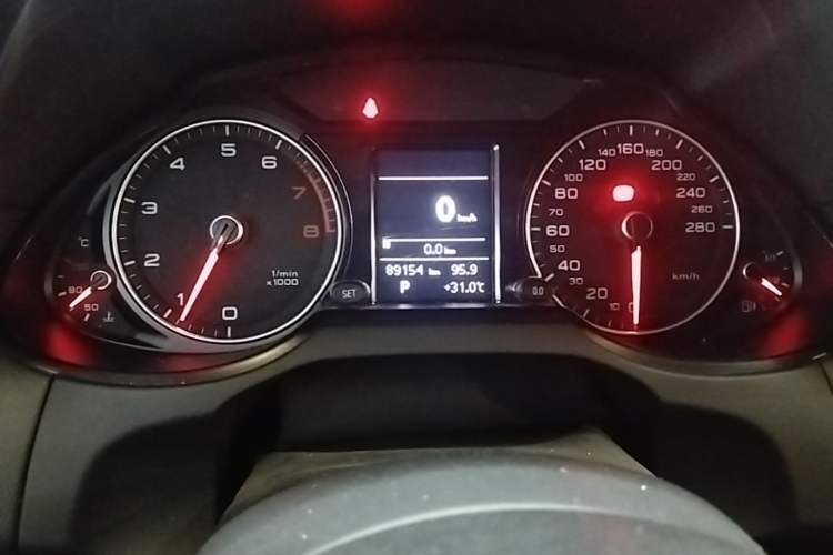 Used Audi Q5 2017 40 TFSI Ambition Edition Instrument Cluster