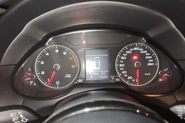 Used Audi Q5 2017 40 TFSI Ambition Edition Instrument Cluster