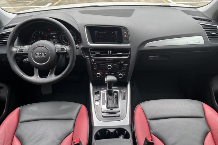 Used Audi Q5 2017 Plus 40 TFSI Technology Model Interior 1