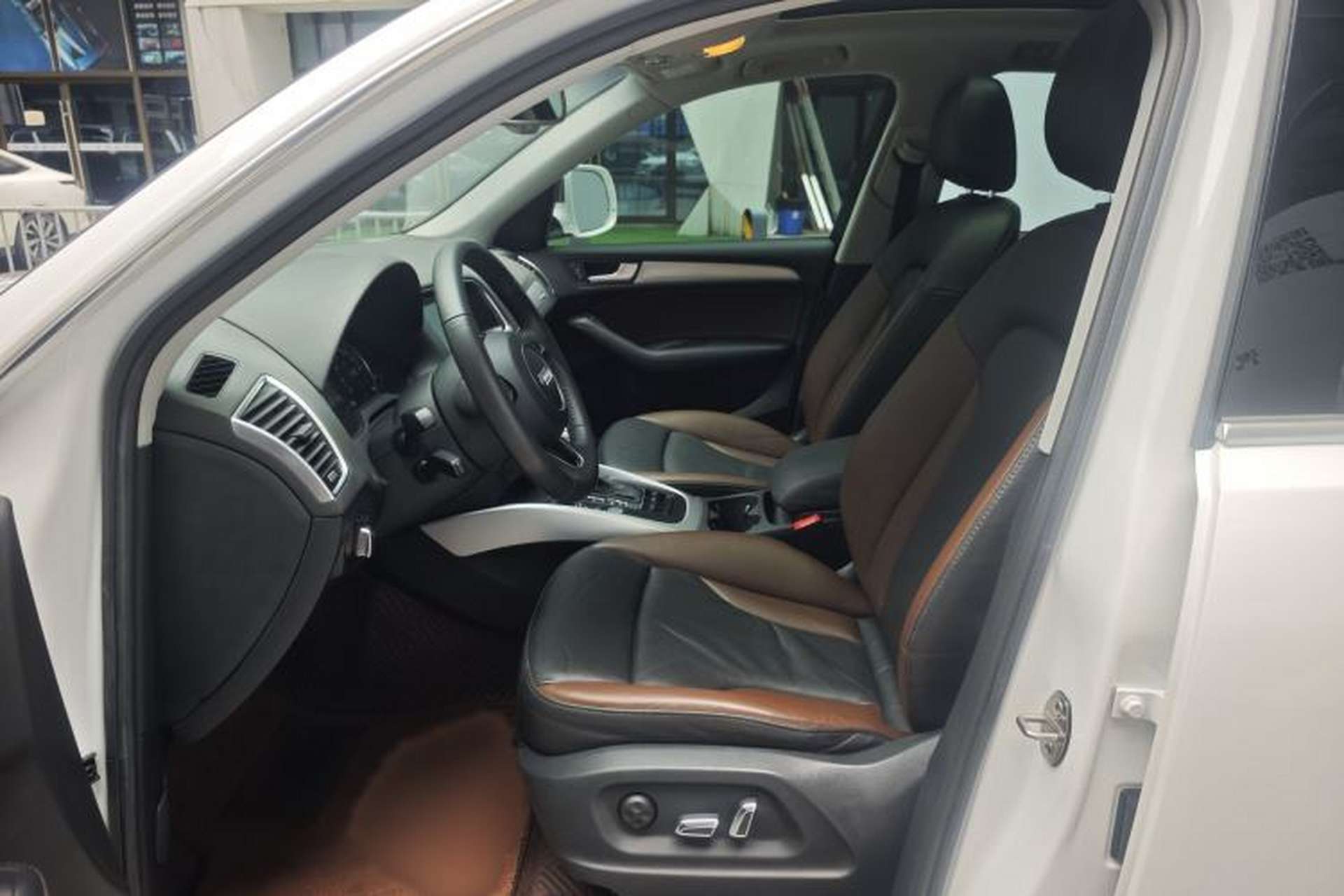 Used Audi Q5 2017 Plus 40 TFSI Technology Model Interior 1