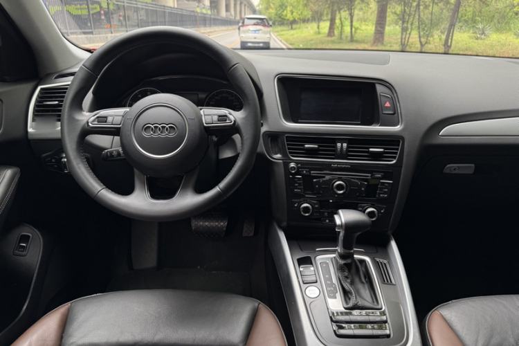 Used Audi Q5 2017 Plus 40 TFSI Technology Model Interior 1