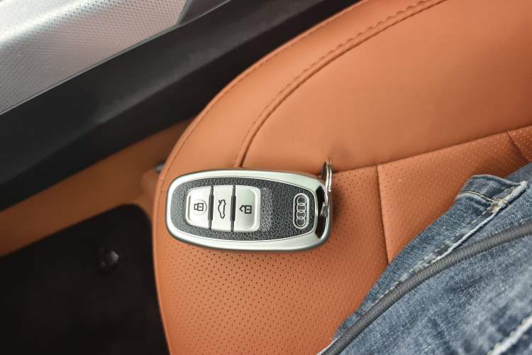 Used Audi Q5 2017 40 TFSI Technology Edition Interior 1