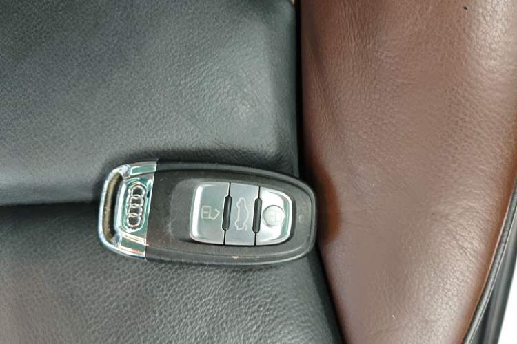 Used Audi Q5 2017 40 TFSI Technology Edition Interior 1