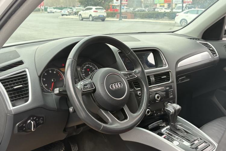 Used Audi Q5 2017 Plus 40 TFSI Technology Model Interior 1