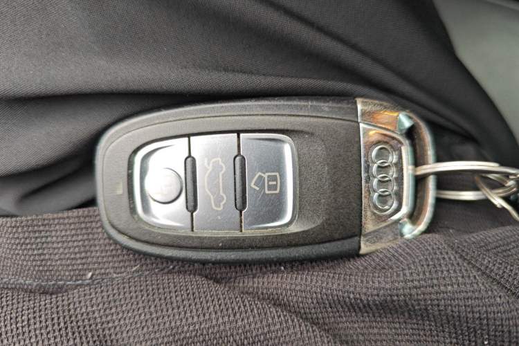 Used Audi Q5 2017 Plus 40 TFSI Ambition Model Interior 1