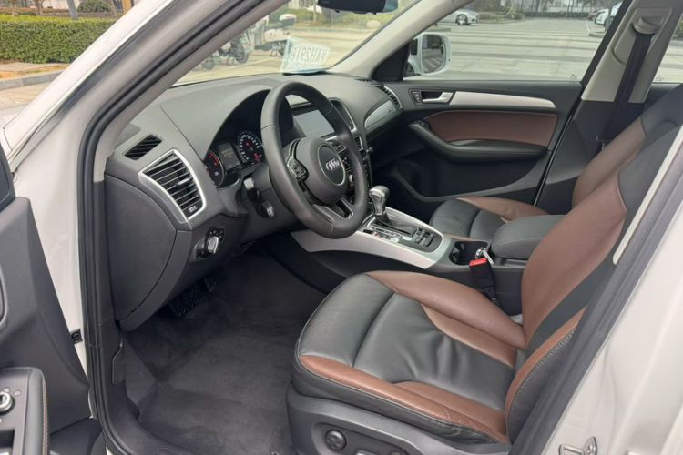 Used Audi Q5 2017 Plus 40 TFSI Technology Model Interior 1