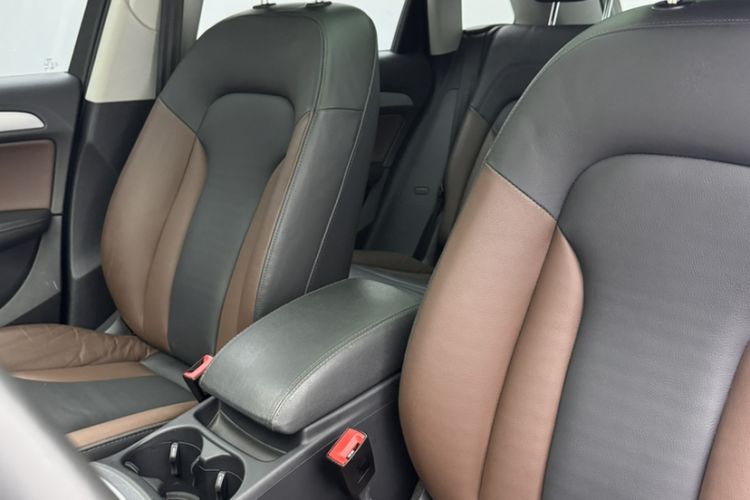 Used Audi Q5 2017 Plus 40 TFSI Technology Model Interior 2