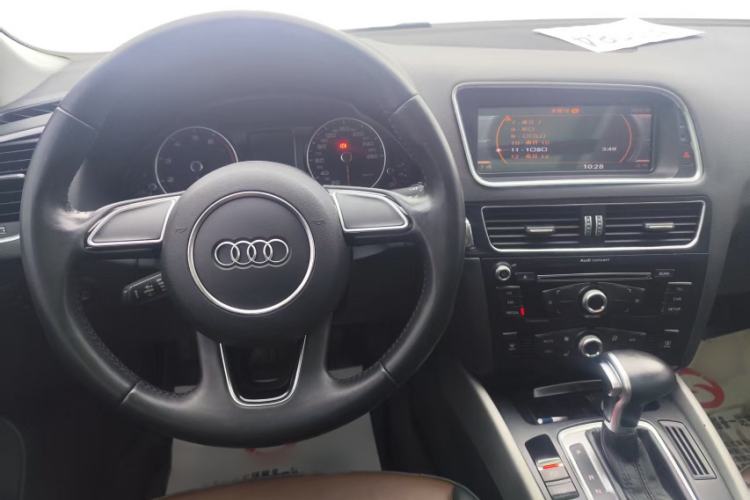 Used Audi Q5 2017 40 TFSI Ambition Edition Interior 2