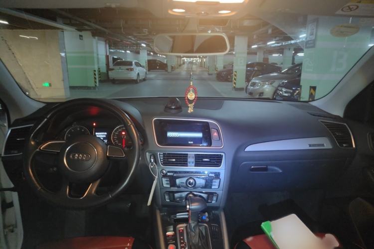Used Audi Q5 2017 40 TFSI Ambition Edition Interior 2