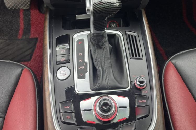 Used Audi Q5 2017 Plus 40 TFSI Comfort Model Interior 2