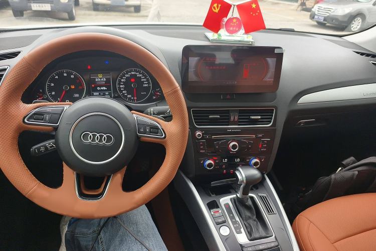 Used Audi Q5 2017 40 TFSI Technology Edition Interior 2